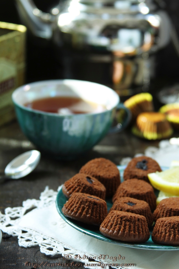Mini muffins cu ciocolata si visine for Tea Party